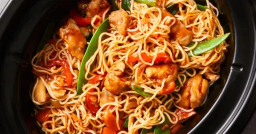 SCHEZWAN EGG CHICKEN NOODLES